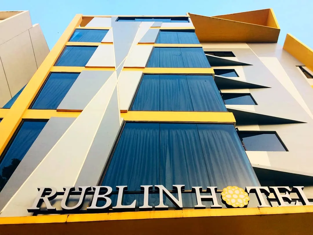 Home Root - Hotel Exterior